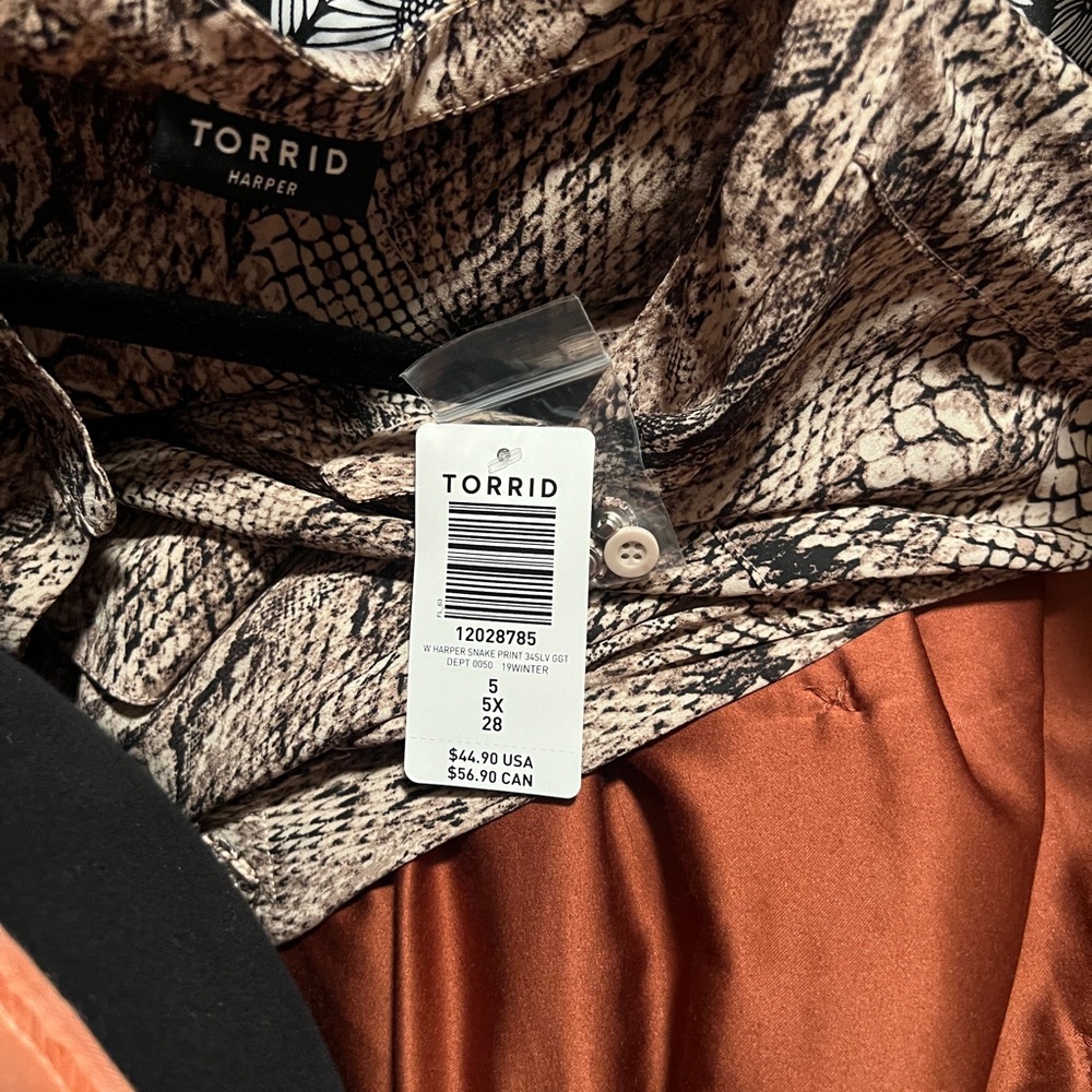 Torrid Snakeskin Button Down Tunic - Picture 4 of 4